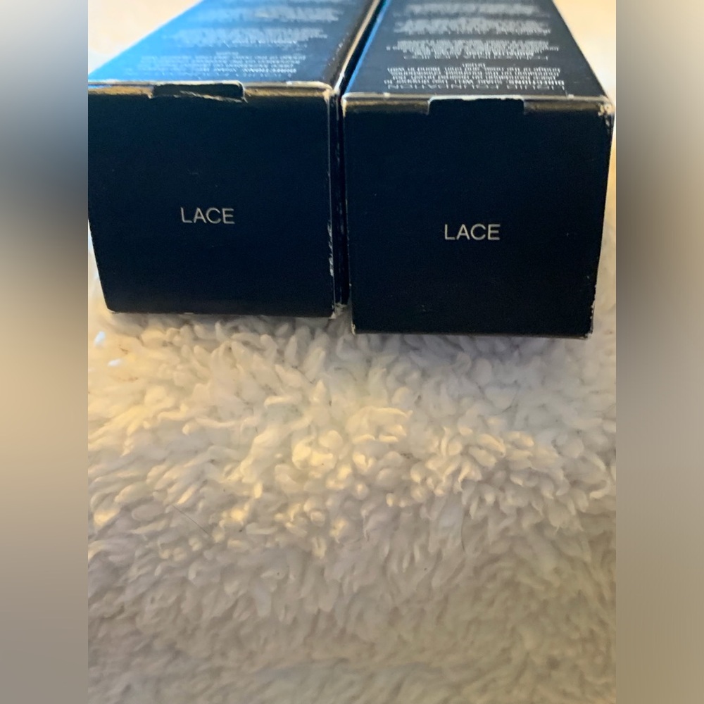 Younique Touch Mineral Liquid Foundation  LACE - Picture 2 of 2